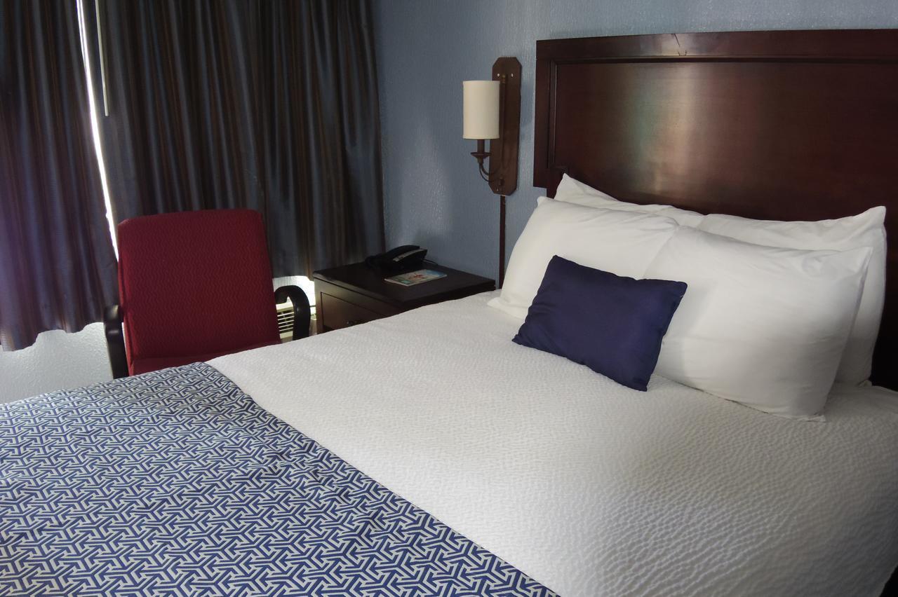 Edgewater Motel 3*